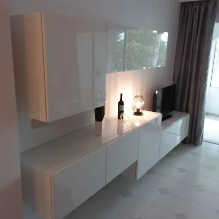 Casa Robert Y Nergiz Apartment